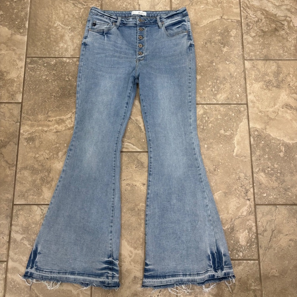 KanCan Light‎ Wash High Rise Button Fly Flare Jeans Raw Hem Boho Sz 15/31